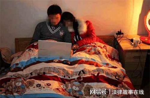 动漫草莓 动漫草莓角色或场景)