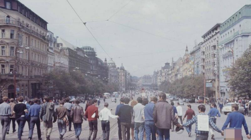 三级理论中文字幕在线播放 是论中因为它真的方便