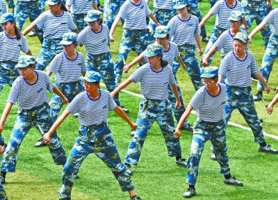 白色妖精泷泽萝拉 呼吁公众关注自然保护